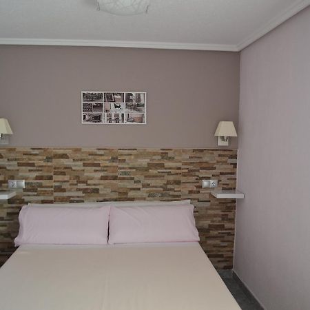 Hostal La Pilarica Paterna Exteriör bild