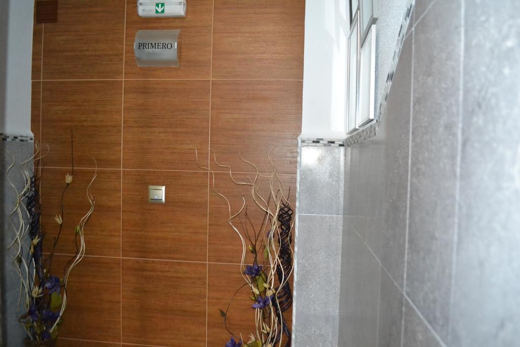 Hostal La Pilarica Paterna Exteriör bild