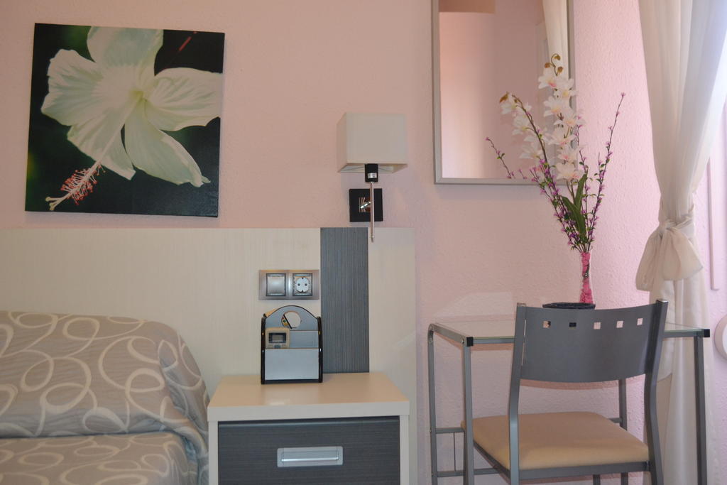 Hostal La Pilarica Paterna Rum bild