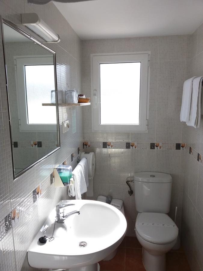 Hostal La Pilarica Paterna Exteriör bild