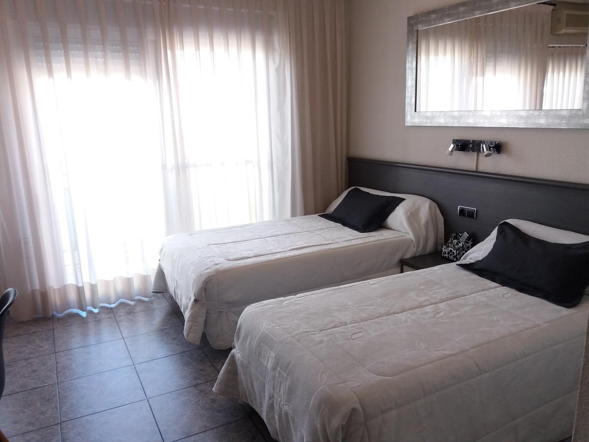 Hostal La Pilarica Paterna Exteriör bild