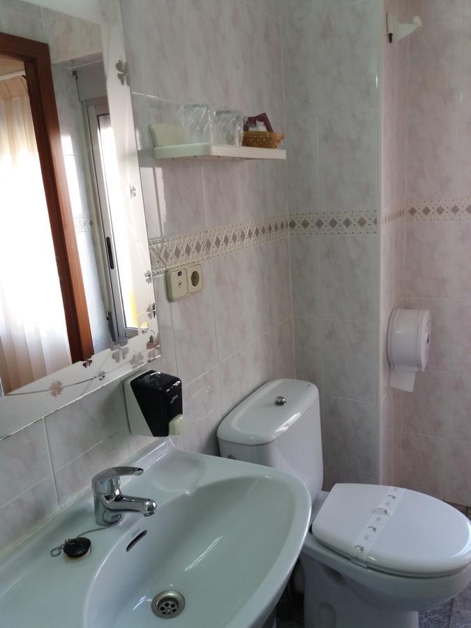 Hostal La Pilarica Paterna Exteriör bild