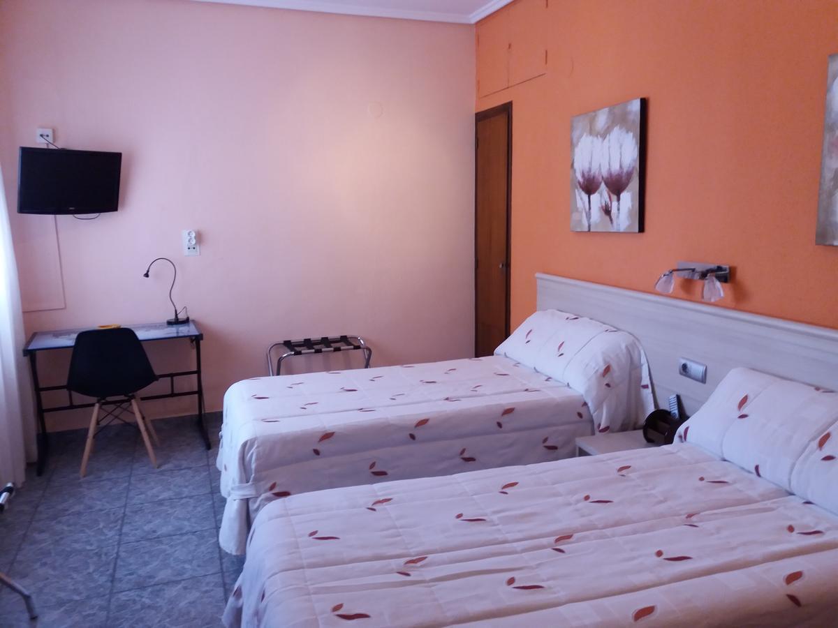 Hostal La Pilarica Paterna Exteriör bild