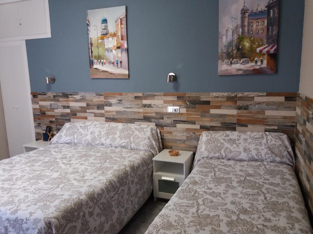 Hostal La Pilarica Paterna Exteriör bild