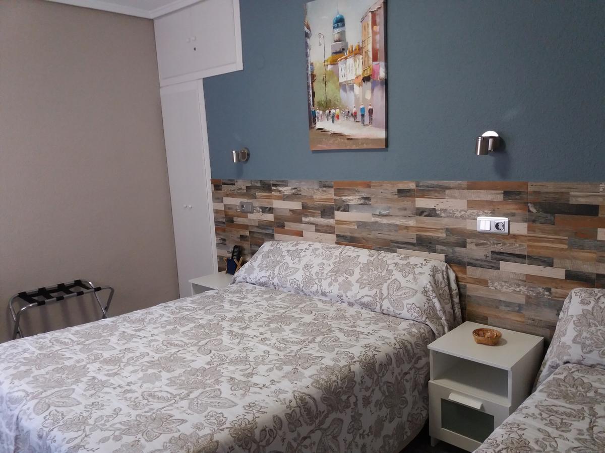 Hostal La Pilarica Paterna Exteriör bild
