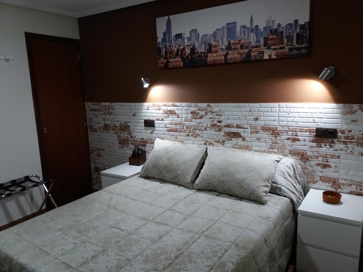 Hostal La Pilarica Paterna Exteriör bild