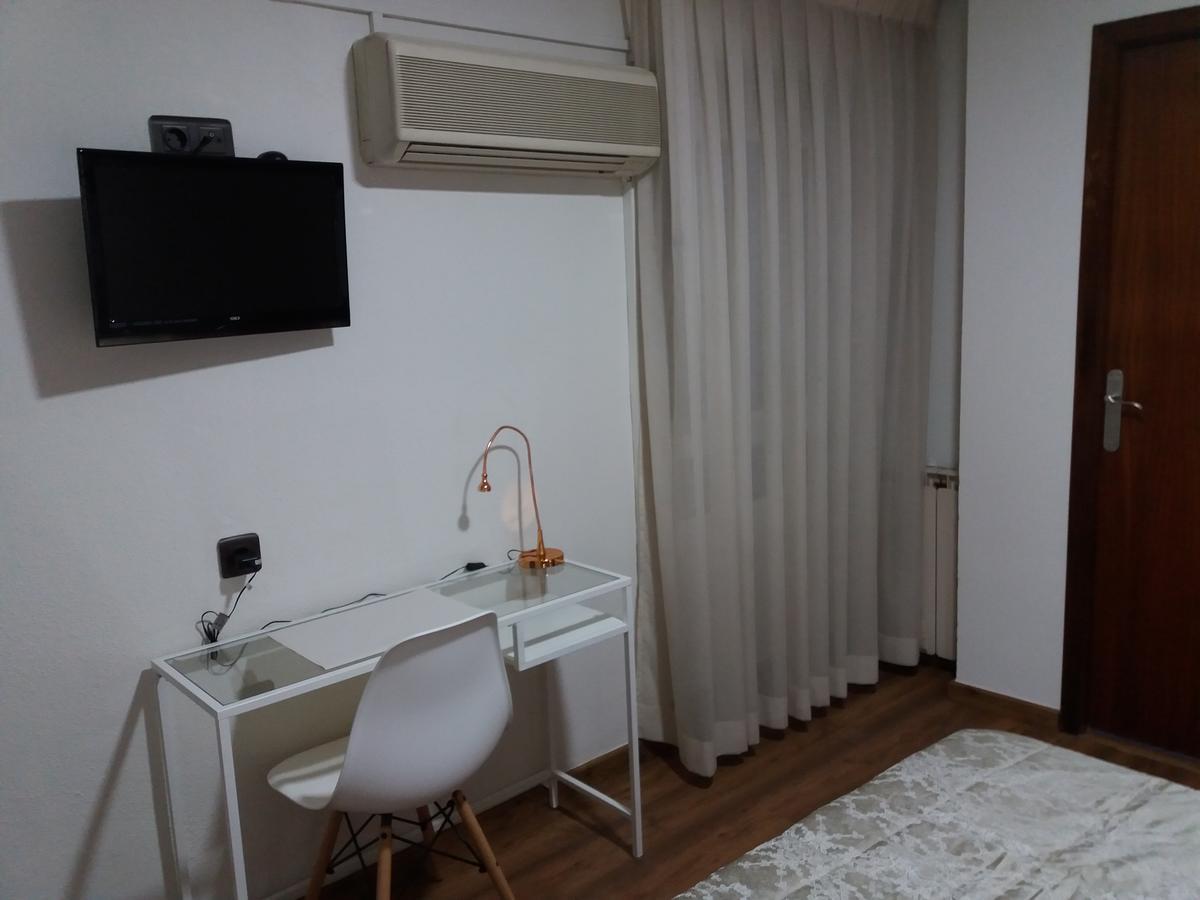 Hostal La Pilarica Paterna Exteriör bild