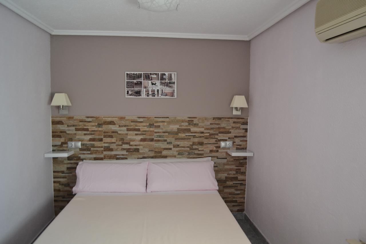 Hostal La Pilarica Paterna Exteriör bild
