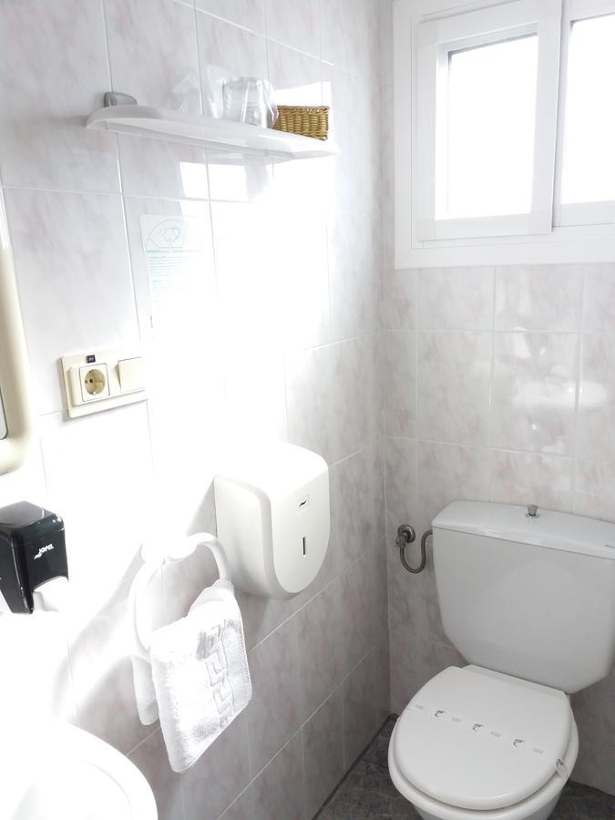 Hostal La Pilarica Paterna Exteriör bild