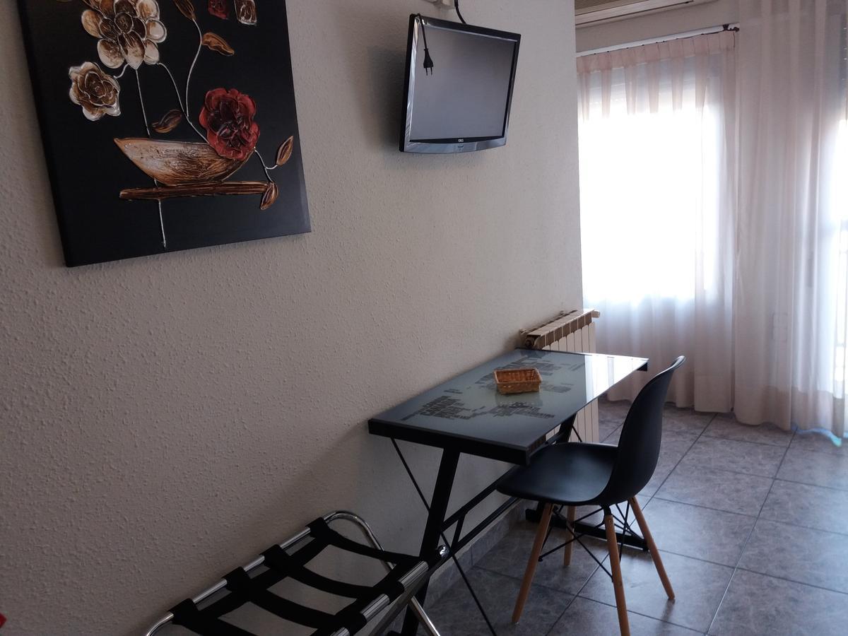 Hostal La Pilarica Paterna Exteriör bild