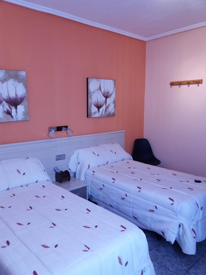 Hostal La Pilarica Paterna Exteriör bild