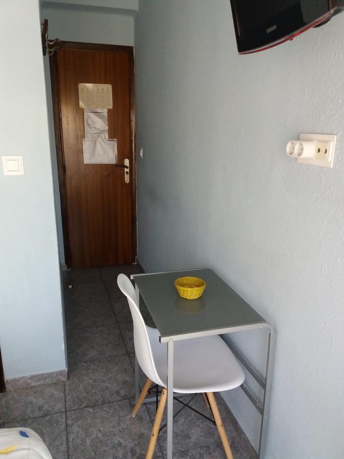 Hostal La Pilarica Paterna Exteriör bild
